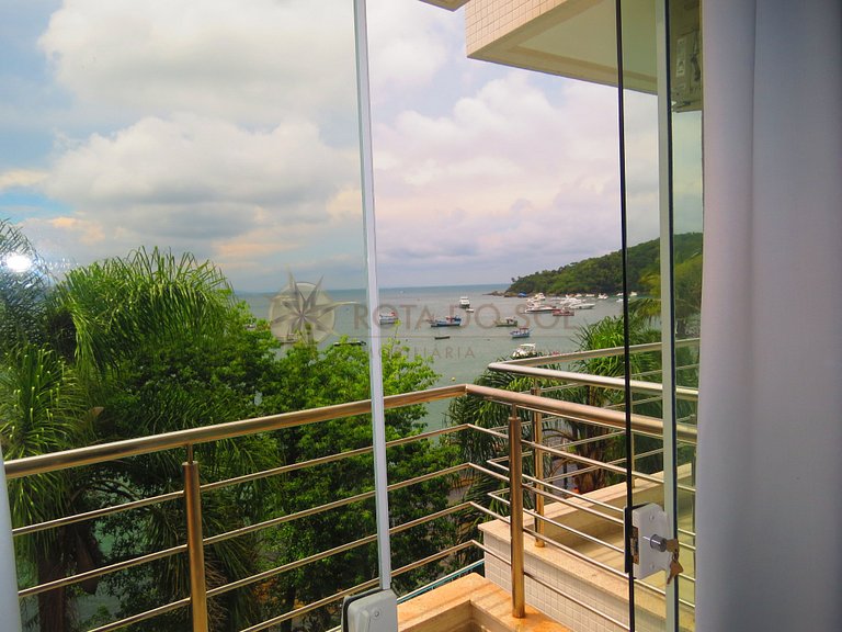 010B - Exclusive Beachfront Triplex in Bombinhas