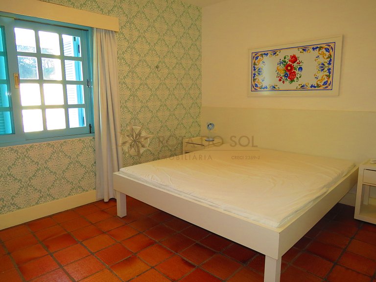 Casa frente mar com piscina no Centro de Bombinhas