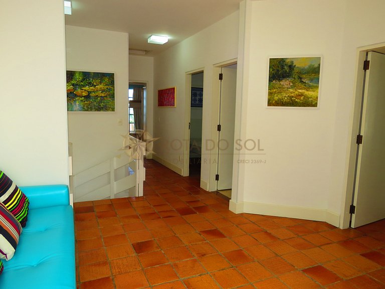 Casa frente mar com piscina no Centro de Bombinhas