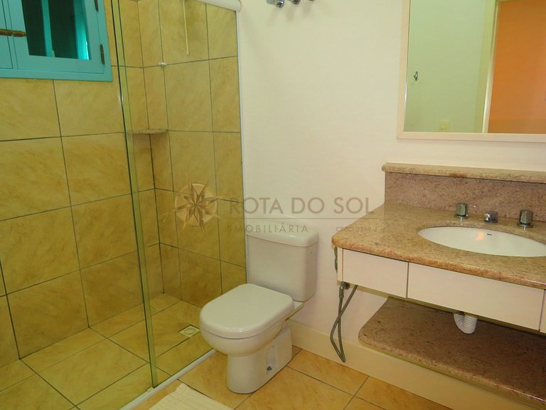 Casa frente mar com piscina no Centro de Bombinhas