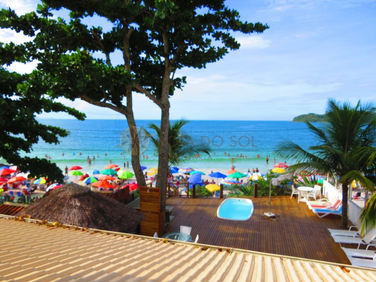 Casa frente mar com piscina no Centro de Bombinhas