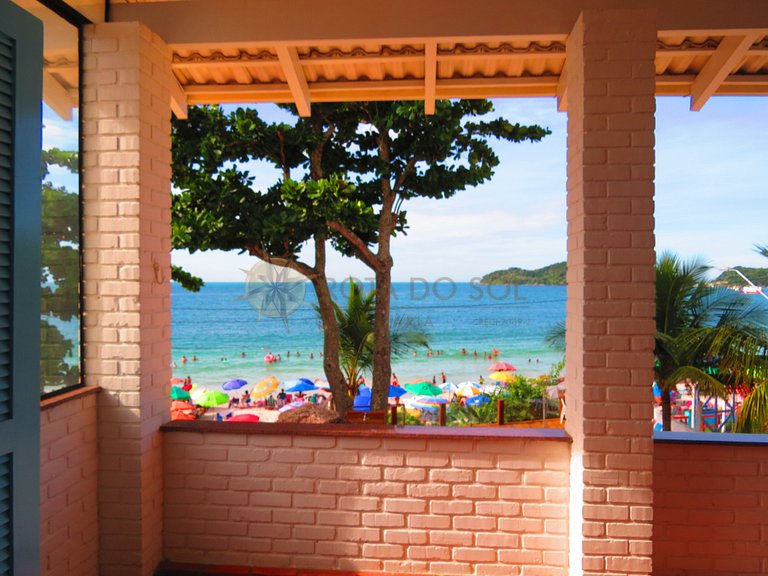 Casa frente mar com piscina no Centro de Bombinhas