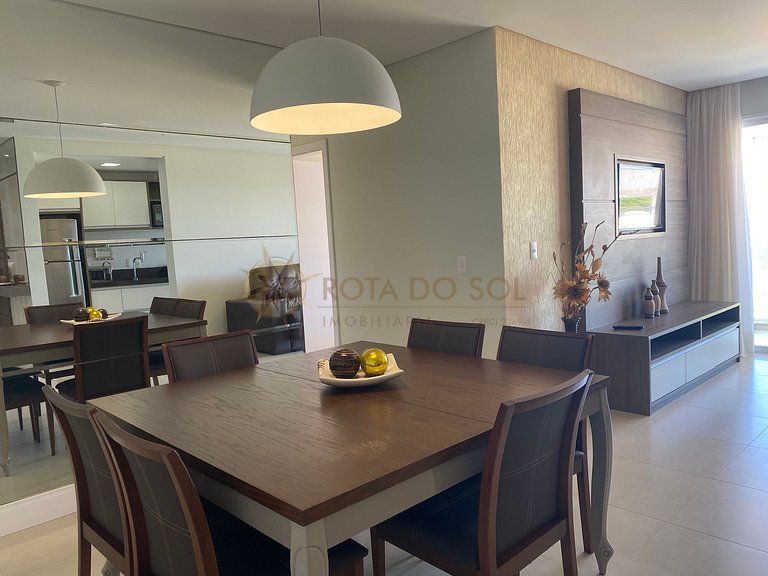 Apartamento para alugar em Bombinhas com piscina e vista mar