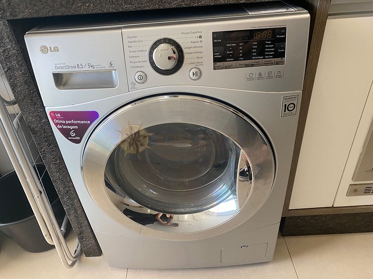 Apartamento para alugar em Bombinhas com piscina e vista mar