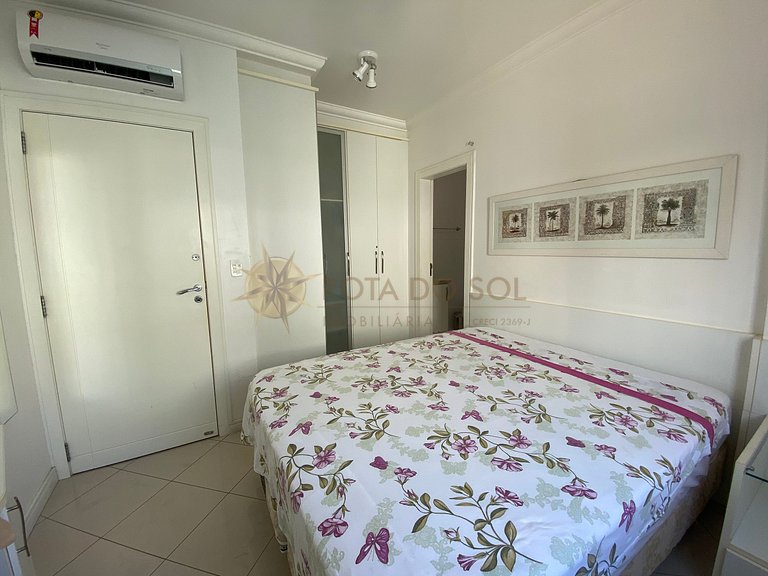 Apartamento com piscina para aluguel em Bombinhas frente mar