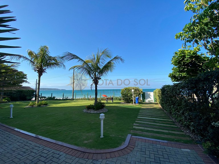 Apartamento com piscina para aluguel em Bombinhas frente mar