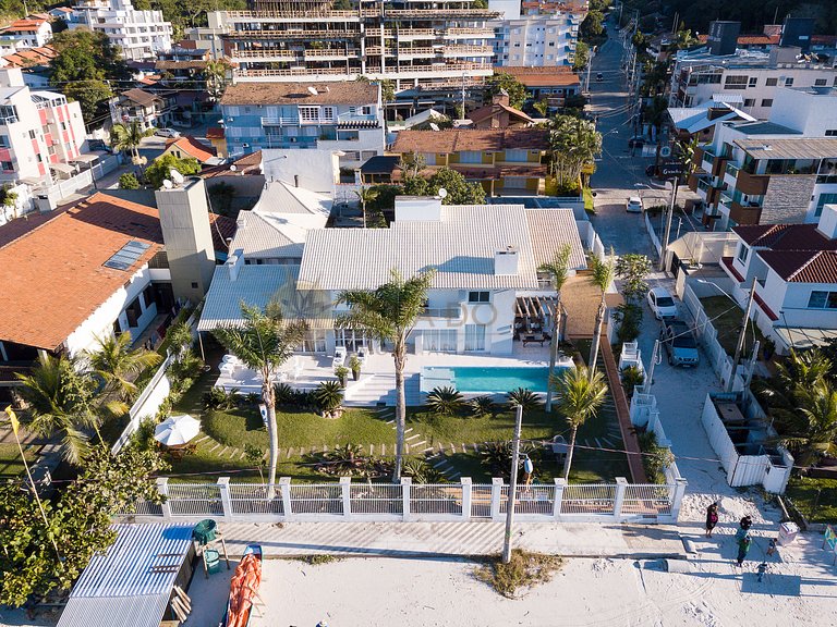 Casa beira mar no Centro de Bombinhas para 16 pessoas