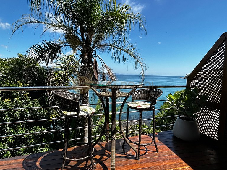010B - Exclusive Beachfront Triplex in Bombinhas