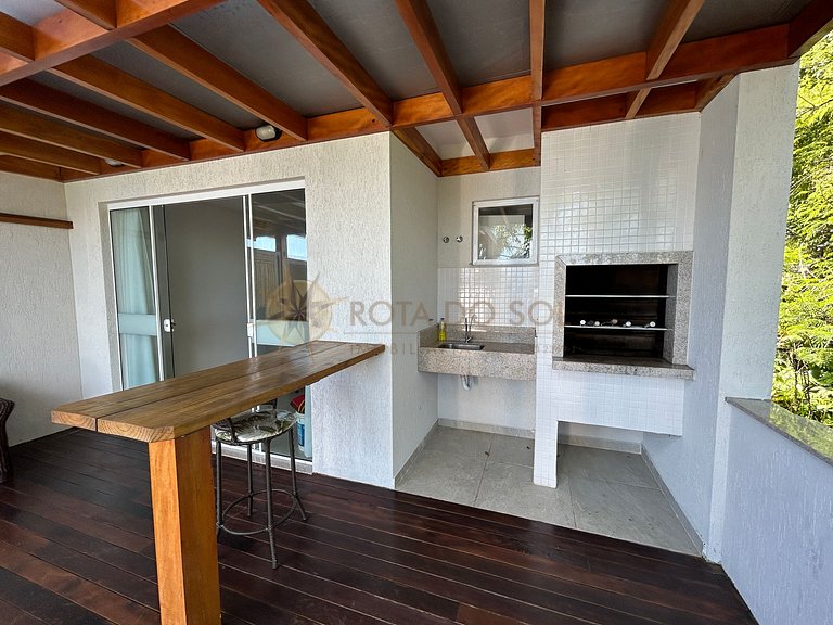 010B - Exclusive Beachfront Triplex in Bombinhas