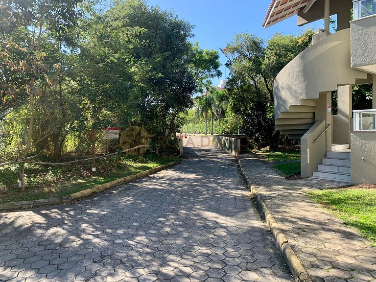 Apartamento com excelente localização em Bombinhas.