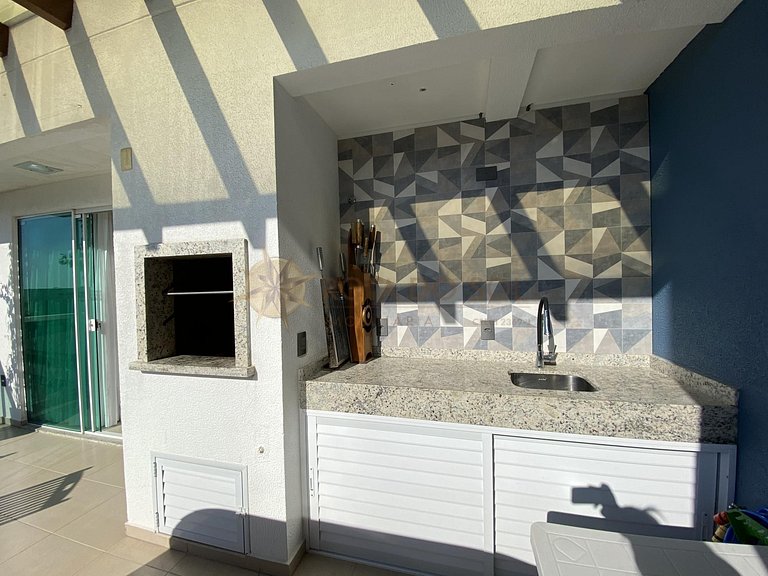 Cobertura duplex com suítes, 02 vagas, com jacuzzi Bombinhas