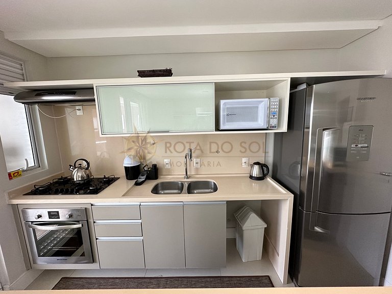 Apartamento com piscina e jacuzzis no Centro de Bombinhas.
