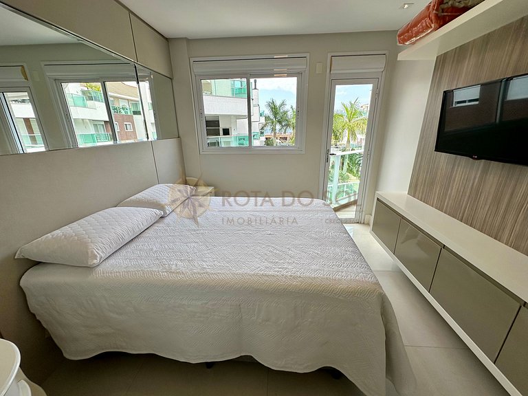 Apartamento com piscina e jacuzzis no Centro de Bombinhas.