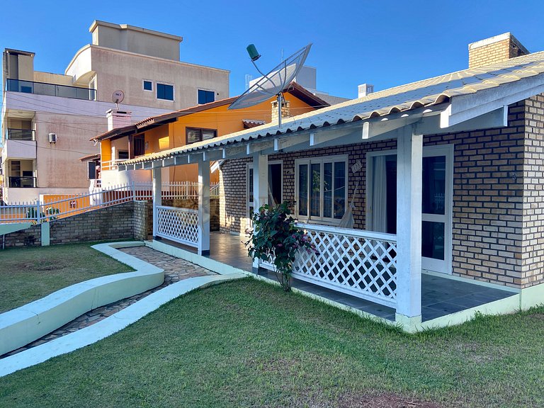 Casa para 10 pessoas no Centro de Bombinhas