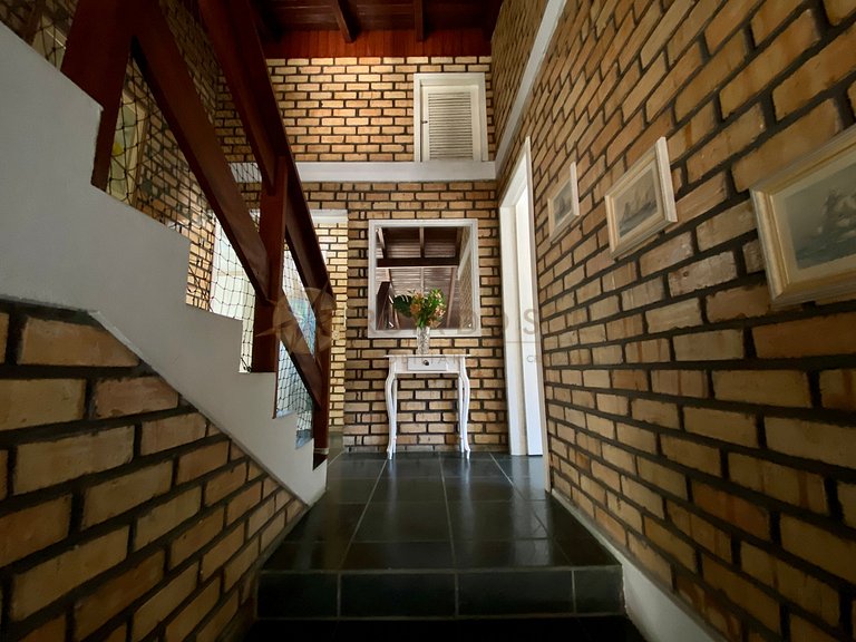 Casa para 10 pessoas no Centro de Bombinhas