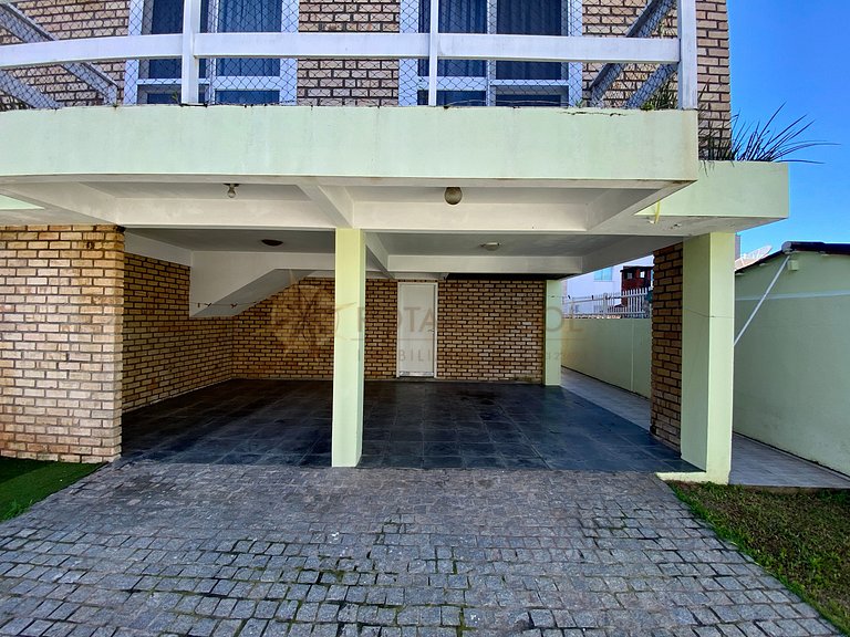 Casa para 10 pessoas no Centro de Bombinhas