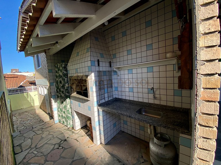 Casa para 10 pessoas no Centro de Bombinhas