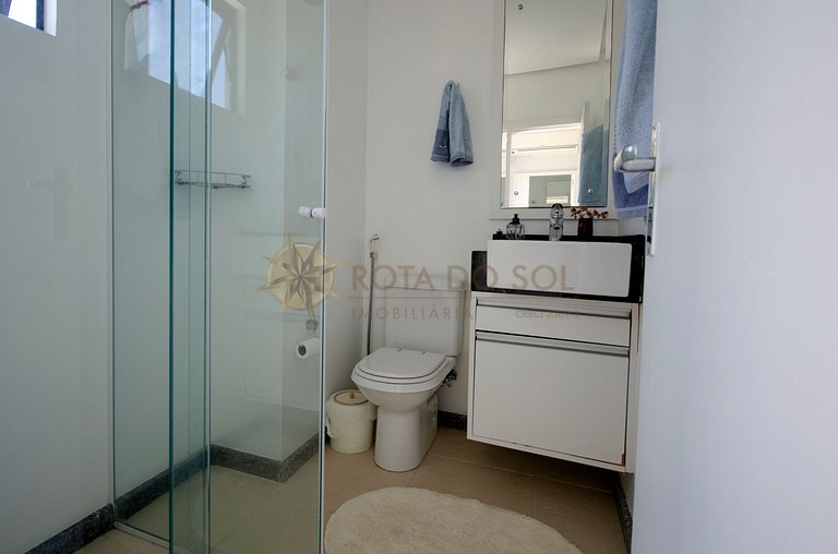 Linda cobertura com jacuzzi à poucos metros do mar!