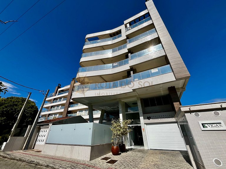 Exclusiva Cobertura Duplex a Poucos metros do Mar em SC