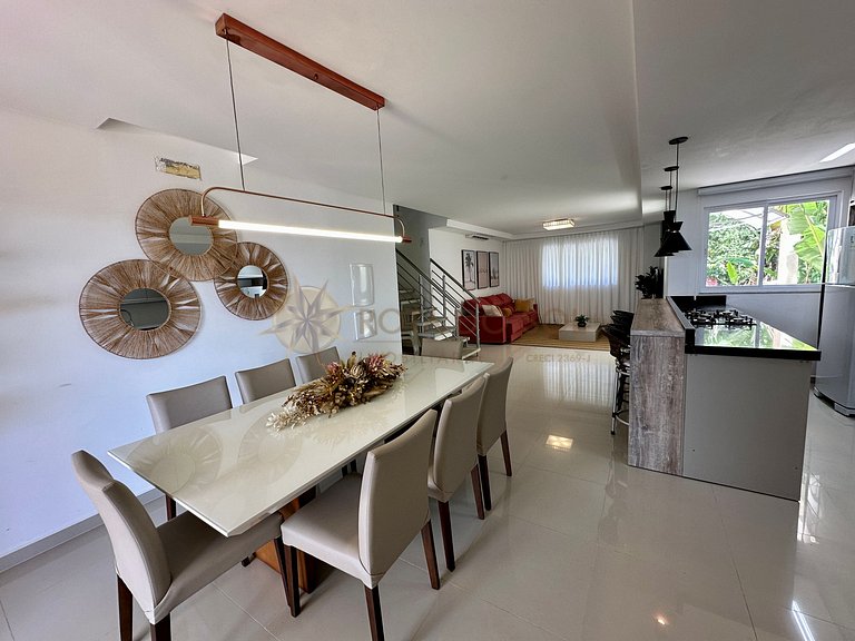 010B - Exclusive Beachfront Triplex in Bombinhas