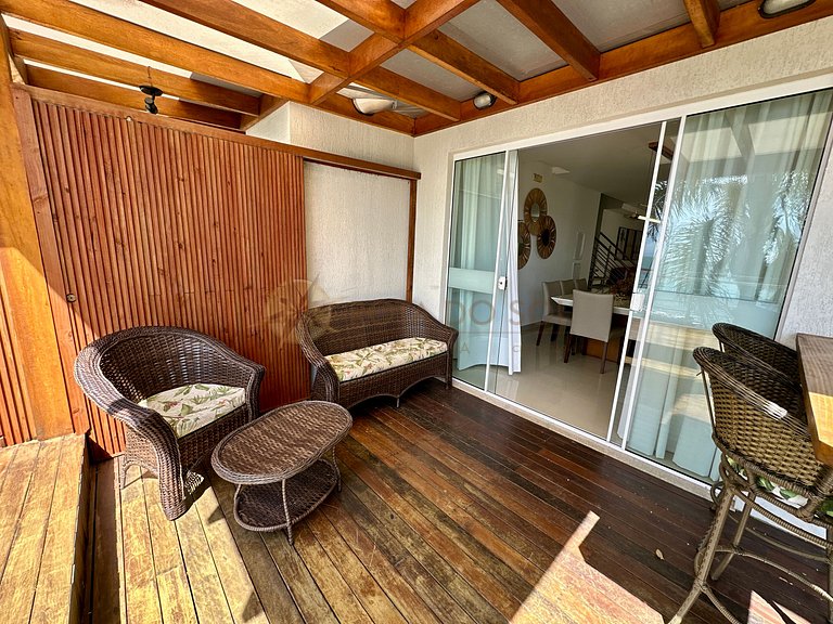 010B - Exclusive Beachfront Triplex in Bombinhas