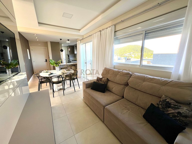 Exclusiva Cobertura Duplex a Poucos metros do Mar em SC