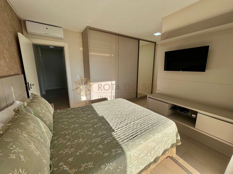 Exclusiva Cobertura Duplex a Poucos metros do Mar em SC
