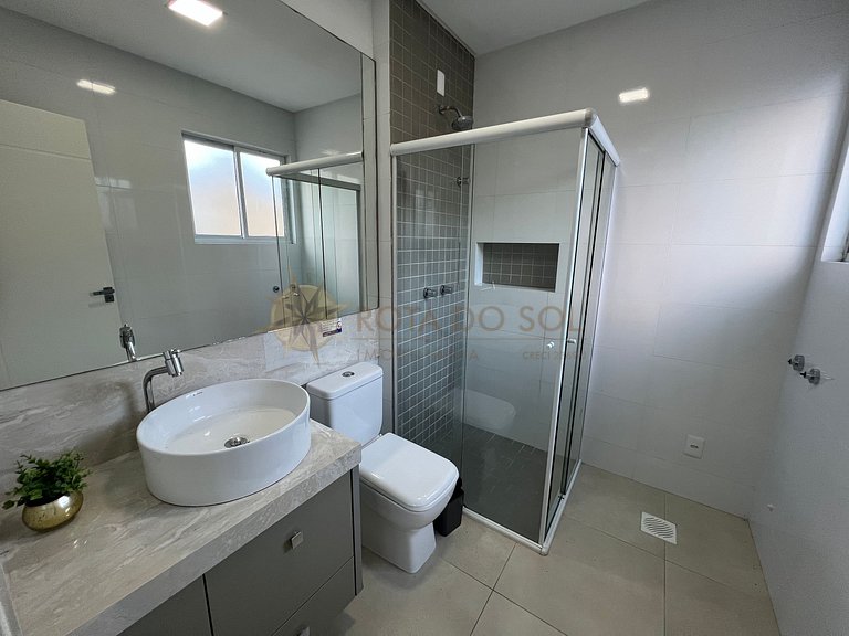 Exclusiva Cobertura Duplex a Poucos metros do Mar em SC