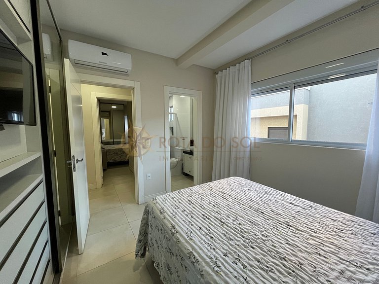 Exclusiva Cobertura Duplex a Poucos metros do Mar em SC