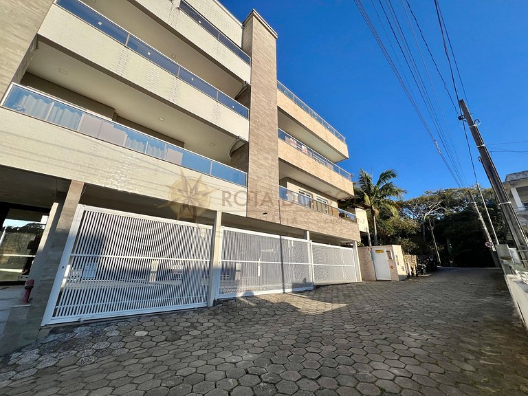 Cod. 105 - Cobertura para 8 pessoas em Bombinhas com Jacuzzi