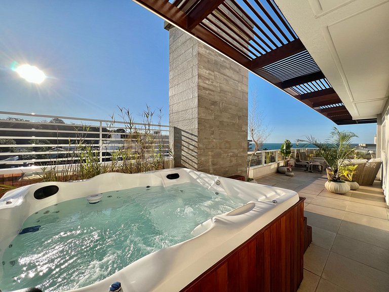 Cod. 105 - Cobertura para 8 pessoas em Bombinhas com Jacuzzi