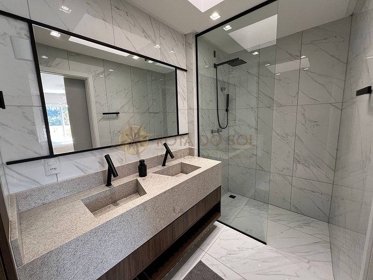 Cod. 105 - Cobertura para 8 pessoas em Bombinhas com Jacuzzi