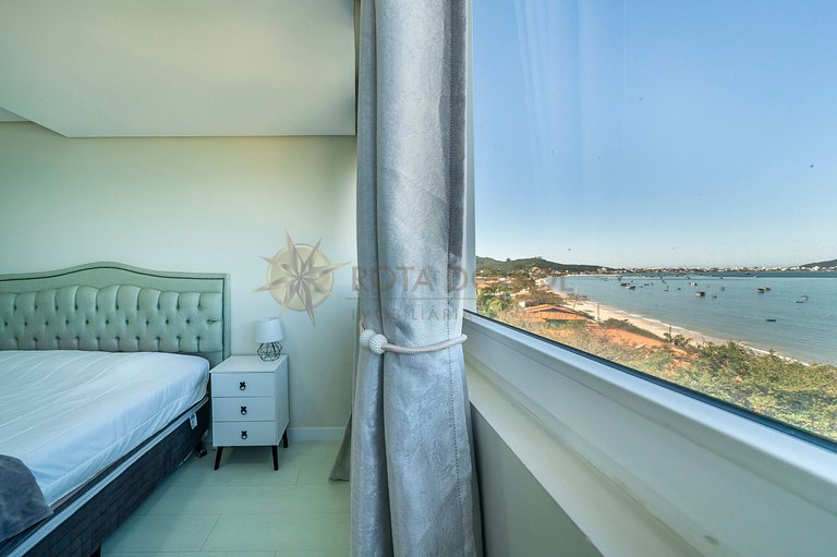 Tríplex com vista mar e piscina privativa para 12 pessoas.