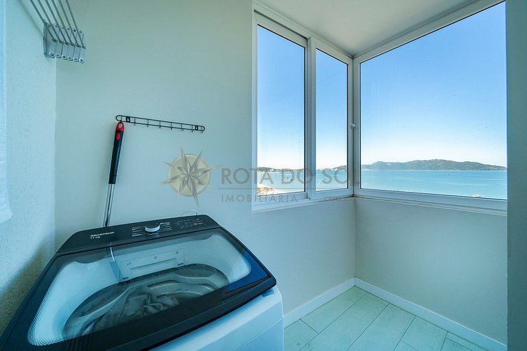 Tríplex com vista mar e piscina privativa para 12 pessoas.
