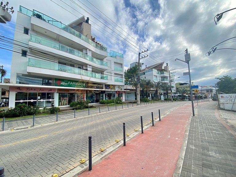 Apartamento com piscina no Centro de Bombinhas Boulevard
