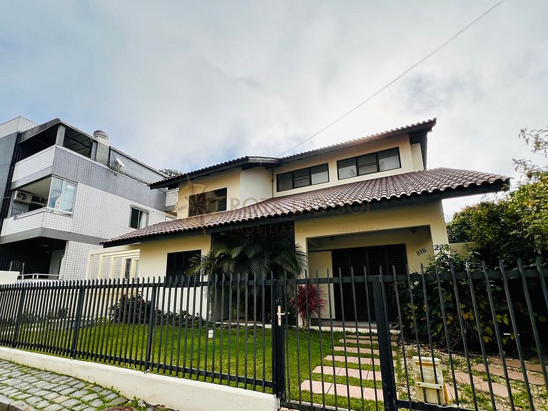 Casa de temporada em Bombinhas para 12 pessoas