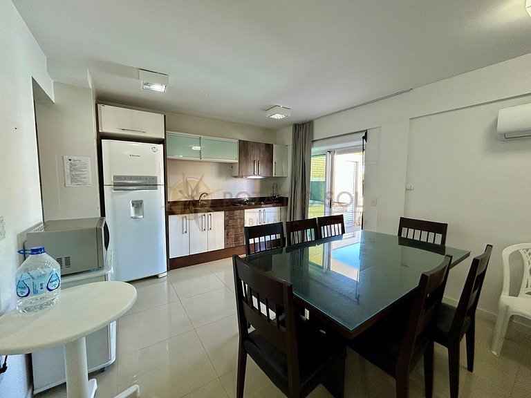 Apartamento para alugar com banheira e vista mar Bombinhas.