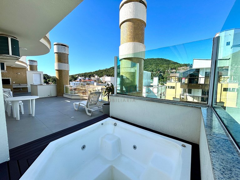Apartamento para alugar com banheira e vista mar Bombinhas.