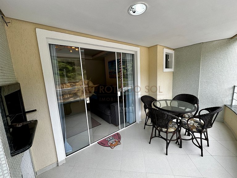 Piscina, sol e mar — tudo isso pertinho de você!