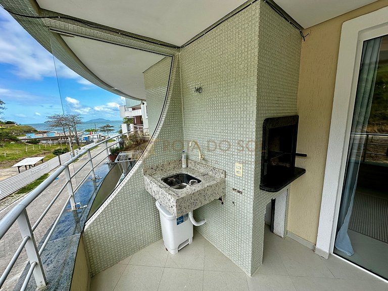 Piscina, sol e mar — tudo isso pertinho de você!