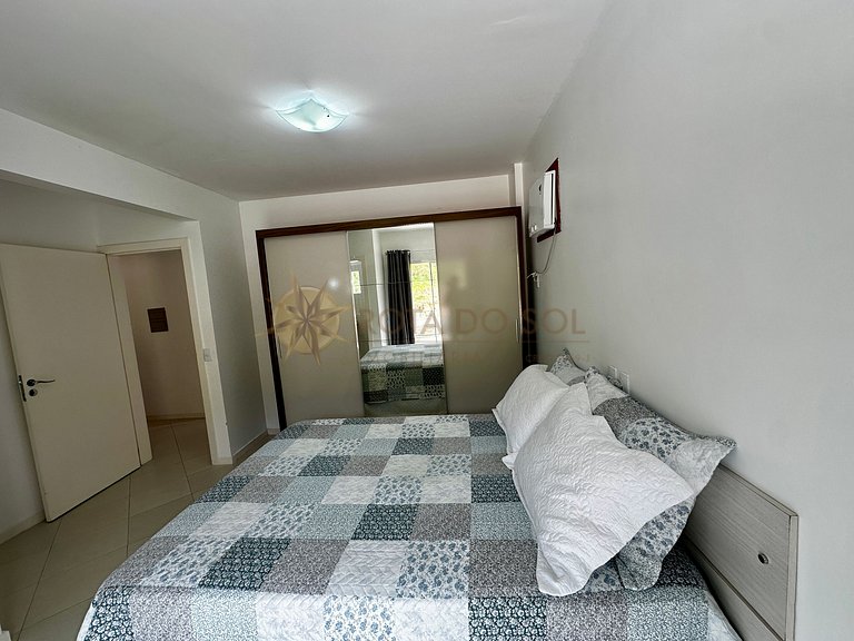 Piscina, sol e mar — tudo isso pertinho de você!