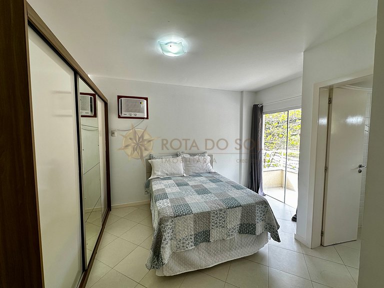 Piscina, sol e mar — tudo isso pertinho de você!