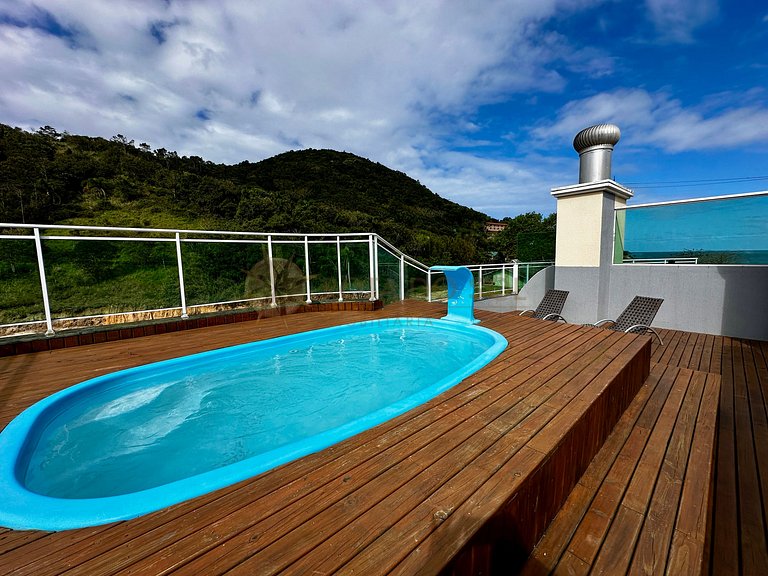 Piscina, sol e mar — tudo isso pertinho de você!