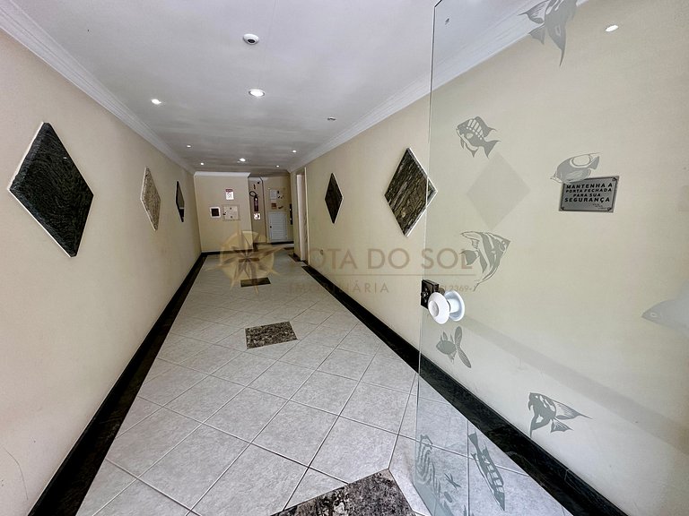 Piscina, sol e mar — tudo isso pertinho de você!