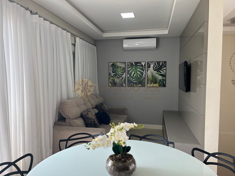 Exclusiva Cobertura Duplex a Poucos metros do Mar em SC