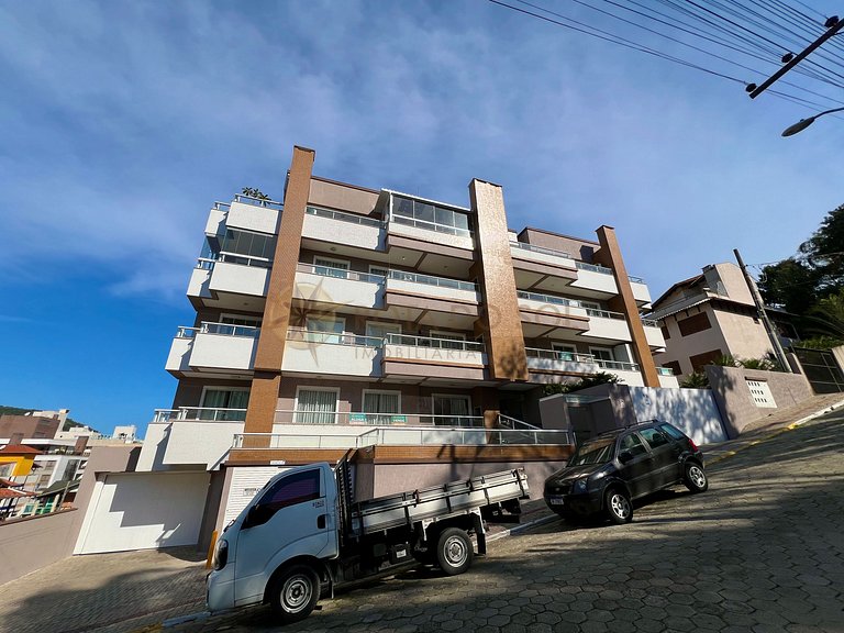 135 - 3 dormitórios no centro de Bombinhas