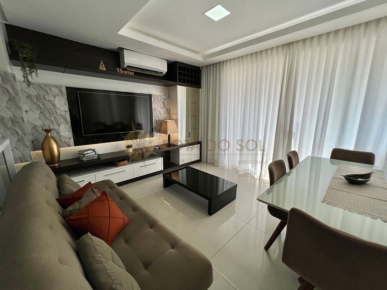 Cobertura com jacuzzi e churrasqueira a poucos passos do mar