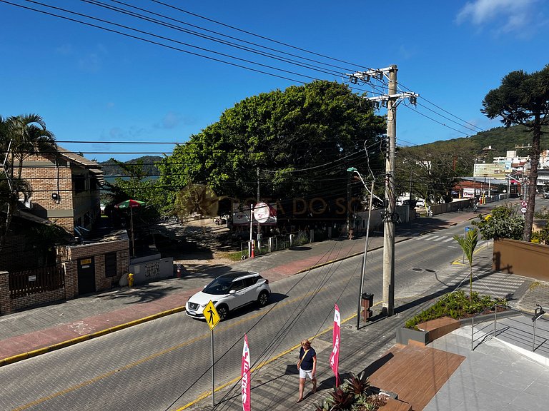 Para curtir Bombinhas a pé! Apartamento no Bahia Azul.