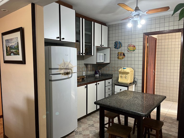Para curtir Bombinhas a pé! Apartamento no Bahia Azul.