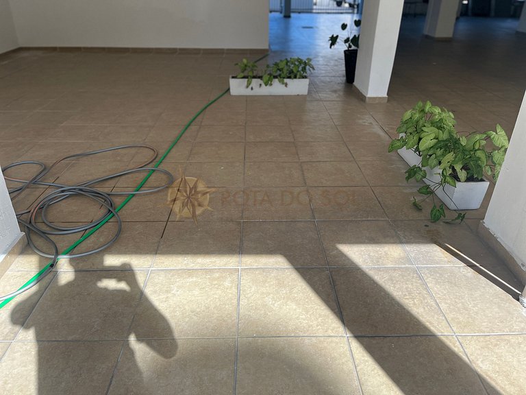 Para curtir Bombinhas a pé! Apartamento no Bahia Azul.